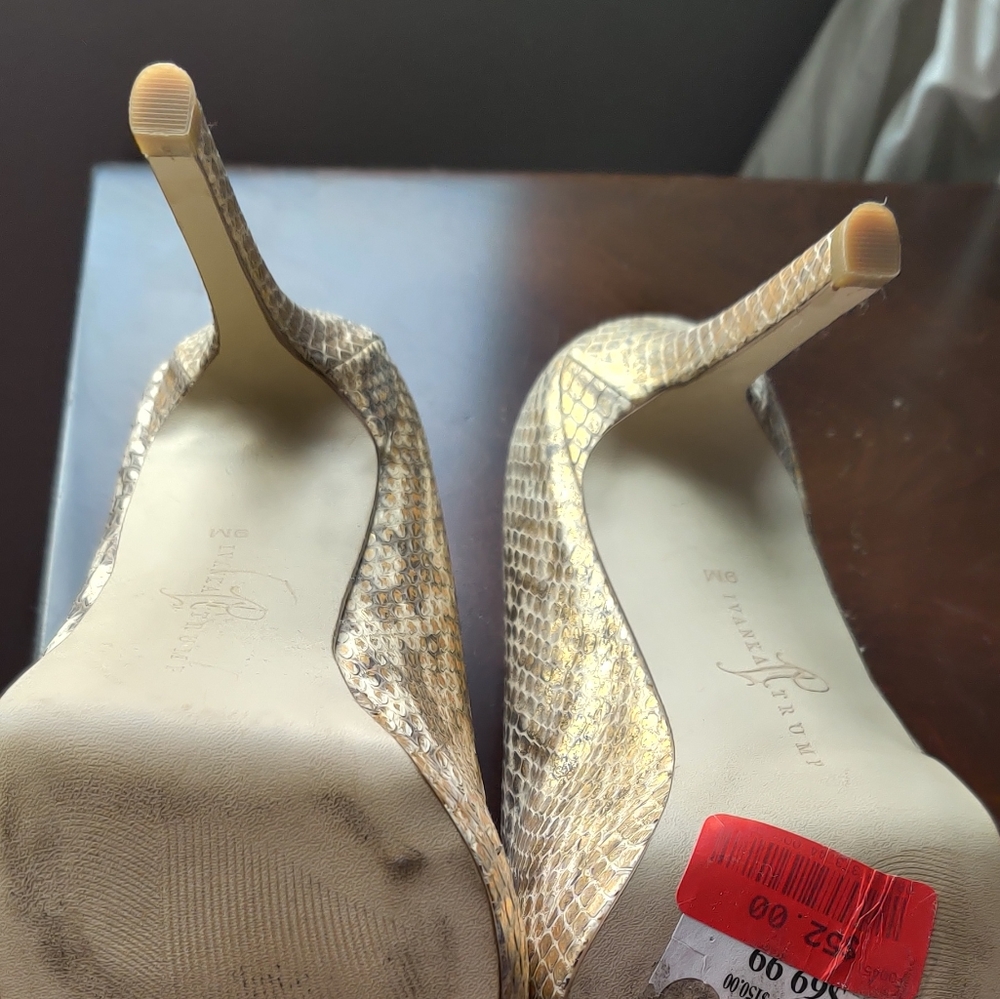 Heels - Picture 3 of 3